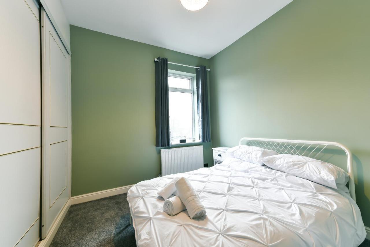 4 Bedroom, 2 Bathroom House - Free Parking Pontefract Exteriér fotografie